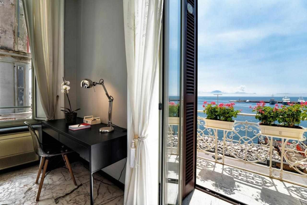 Seaside Caracciolo Hotel Naples Exterior photo